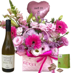 תיק פרחים ורוד בלון יין ושוקולד - חג שמח