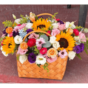 סידור פרחים גדול בכלי מיוחד