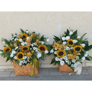 סידור חמניות שמש בכלי קלוע